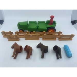 SmartMax My First Farm Tractor Magnetic Building Set Green Horses Fences Farmer